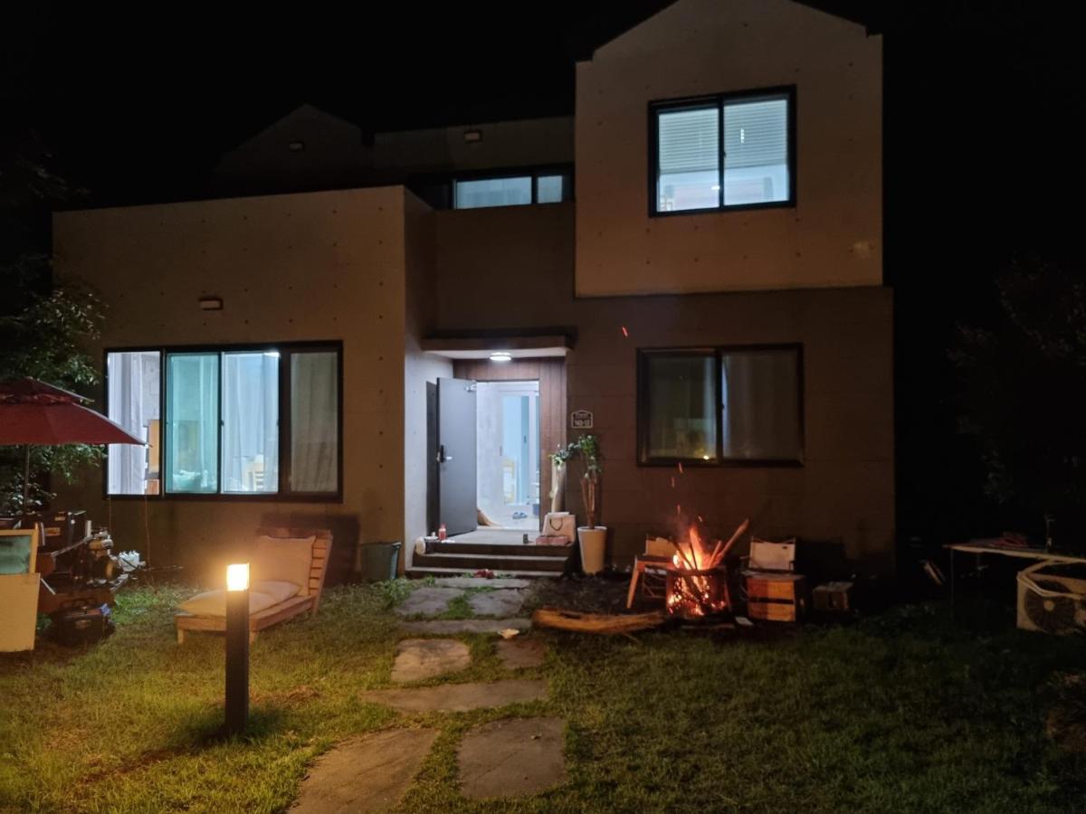 Gashi Sarang Bed & Breakfast Seogwipo Exterior photo