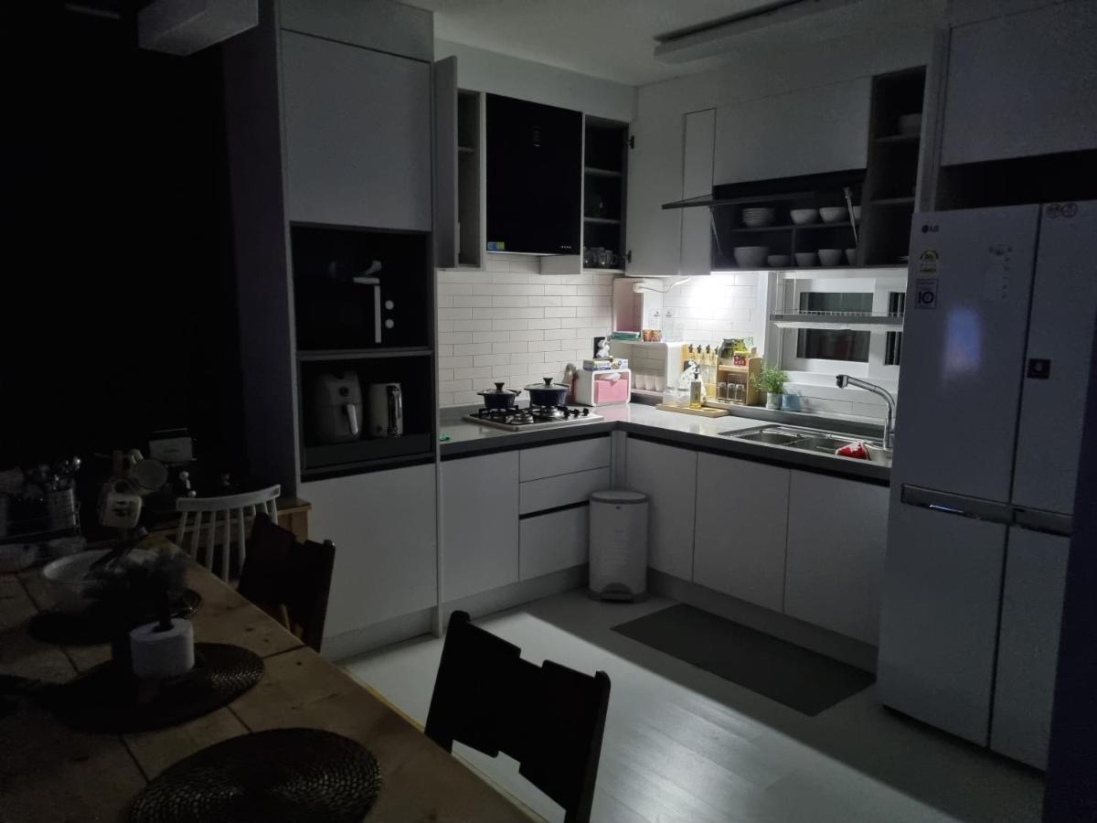 Gashi Sarang Bed & Breakfast Seogwipo Exterior photo
